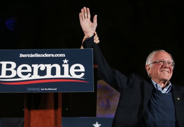Bernie Sanders du kien thang lon, bo xa cac doi thu o Nevada hinh anh