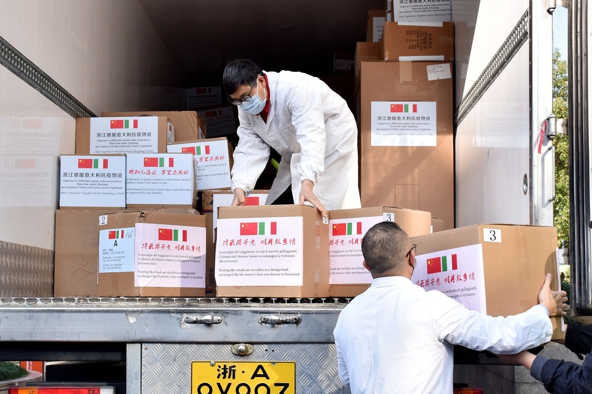 TQ cam xuat khau thiet bi y te khong giay phep sau khi bi chi trich hinh anh