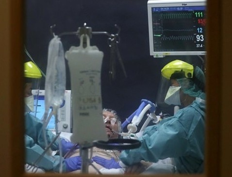 Be gai 12 tuoi chet o Bi, truong hop tre nhat chau Au tu vong vi dich hinh anh