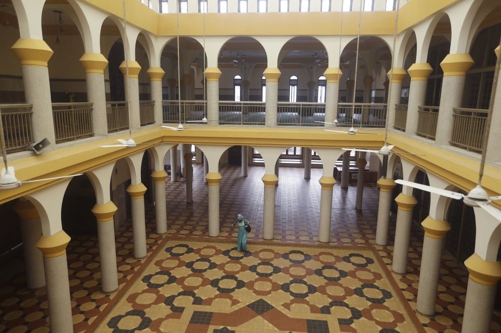 nguoi Hoi giao buoc vao thang le Ramadan. anh 3