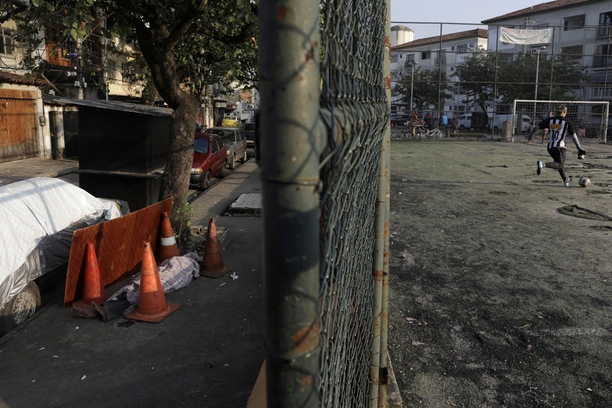 thi the nam tren pho o Brazil anh 1