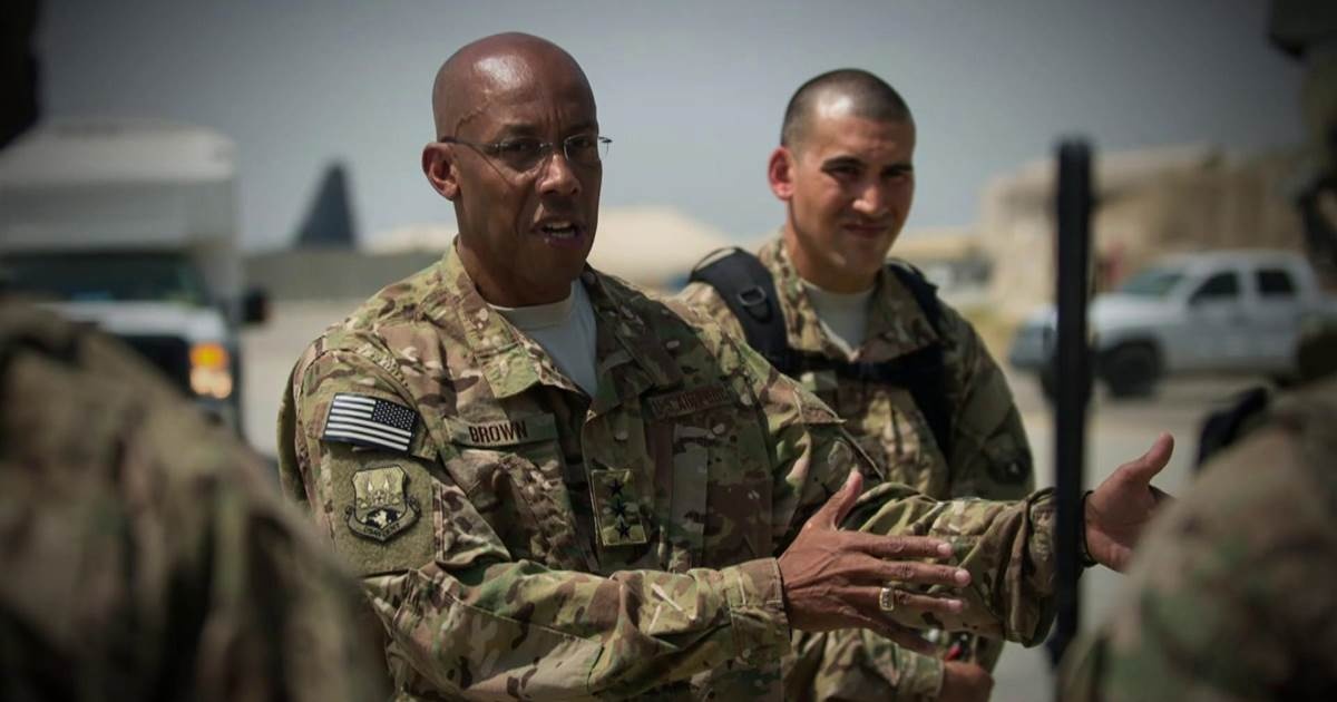 phan biet chung toc trong quan doi My anh 3