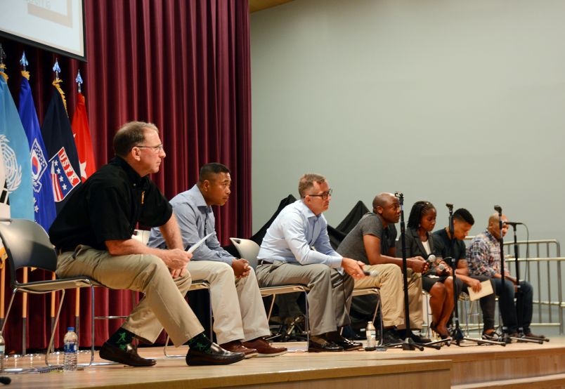 phan biet chung toc trong quan doi My anh 1