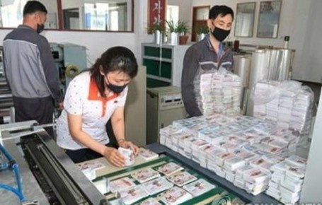 Cang thang leo thang, Trieu Tien chuan bi tha truyen don chong Seoul hinh anh