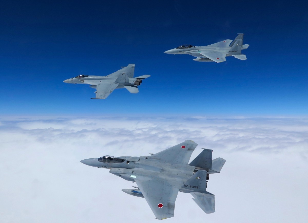 Khong quan Nhat gap suc ep khong ngung tu may bay Trung Quoc xam nhap hinh anh