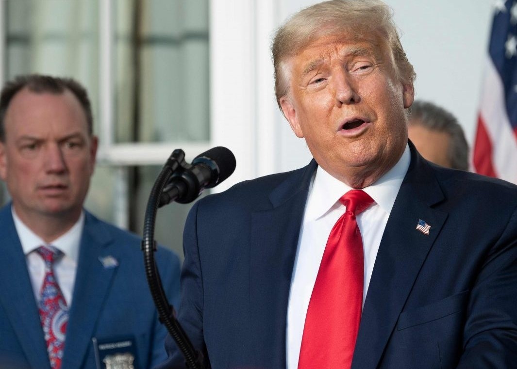 TT Trump dat biet danh che gieu doi thu Joe Biden hinh anh