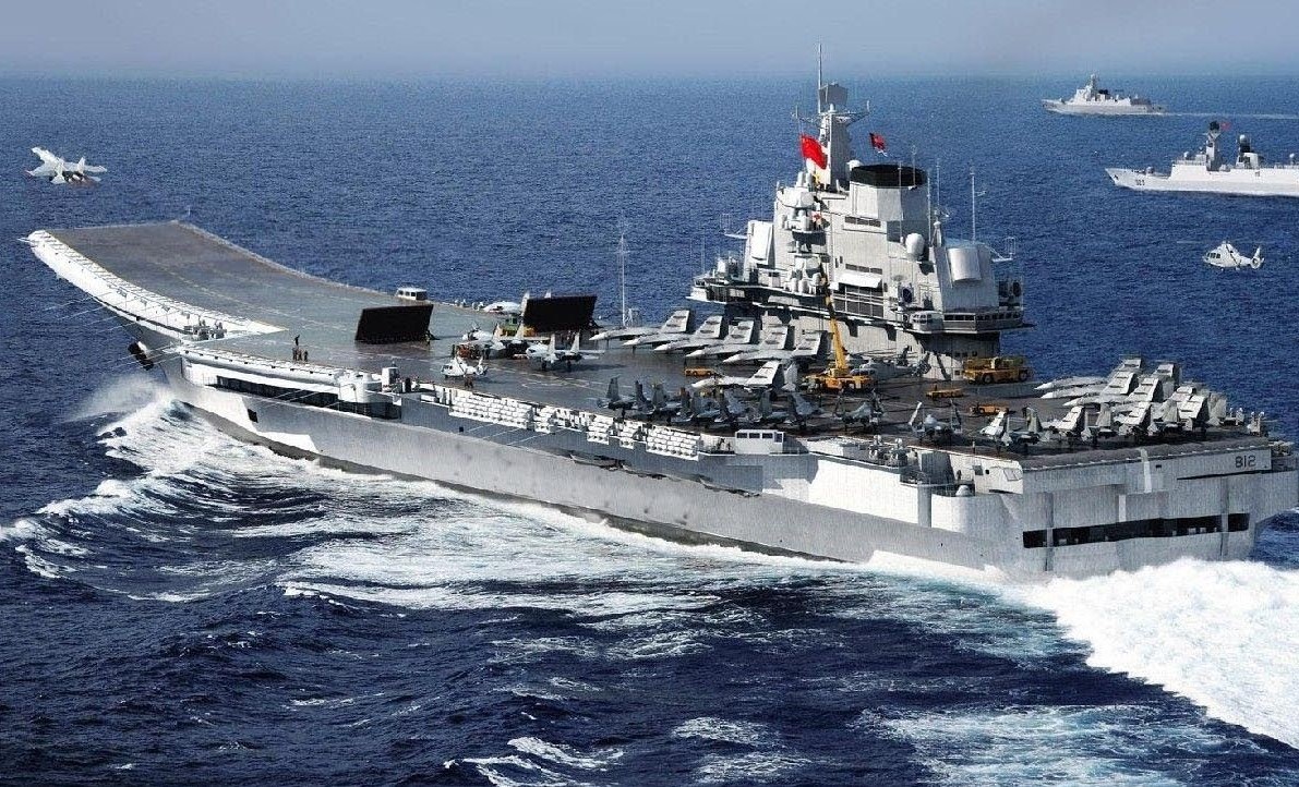 Khoang cach lon can tro tham vong cua hai quan Trung Quoc hinh anh