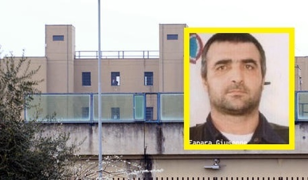 Trum mafia an ngon tay cua linh gac tu trong vu xo xat hinh anh