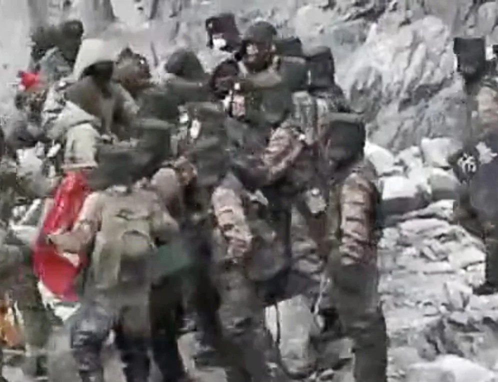 Xuat hien video linh Trung Quoc, An Do danh nhau o bien gioi hinh anh