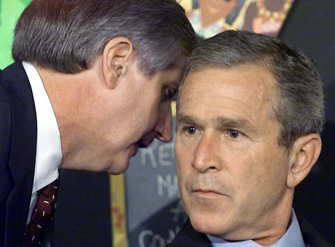 Thoi khac hon loan tai Nha Trang sau khi hai may bay dam vao thap doi hinh anh