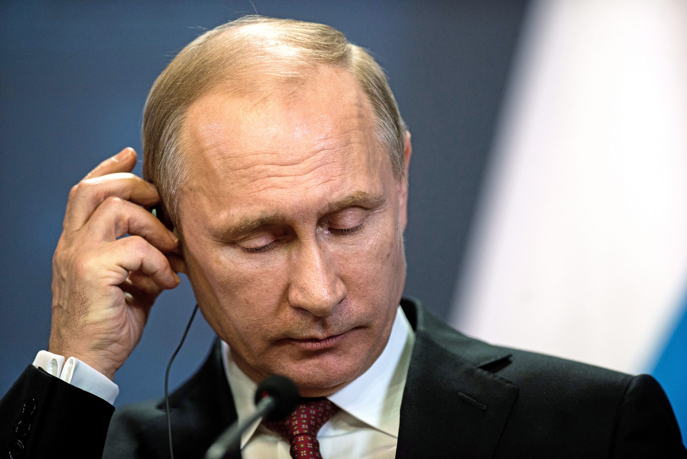 Ong Putin xin loi tong thong Serbia hinh anh