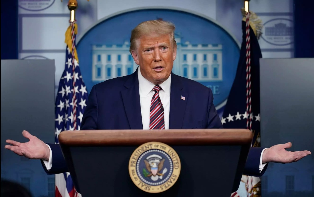 Trump tron thue anh 1