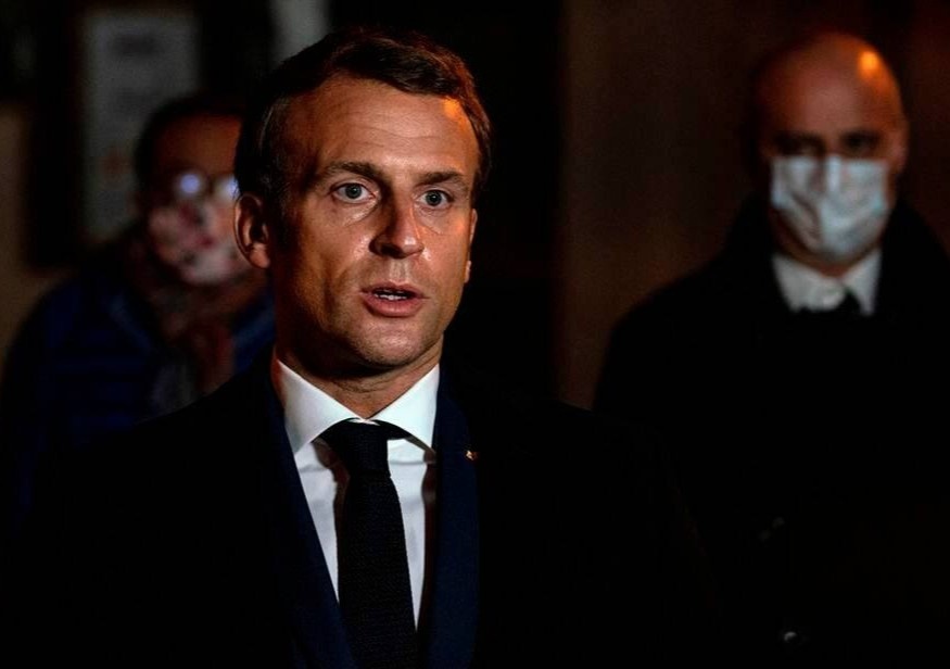 Ong Macron len an vu chat dau giao vien la 'tan cong khung bo' hinh anh