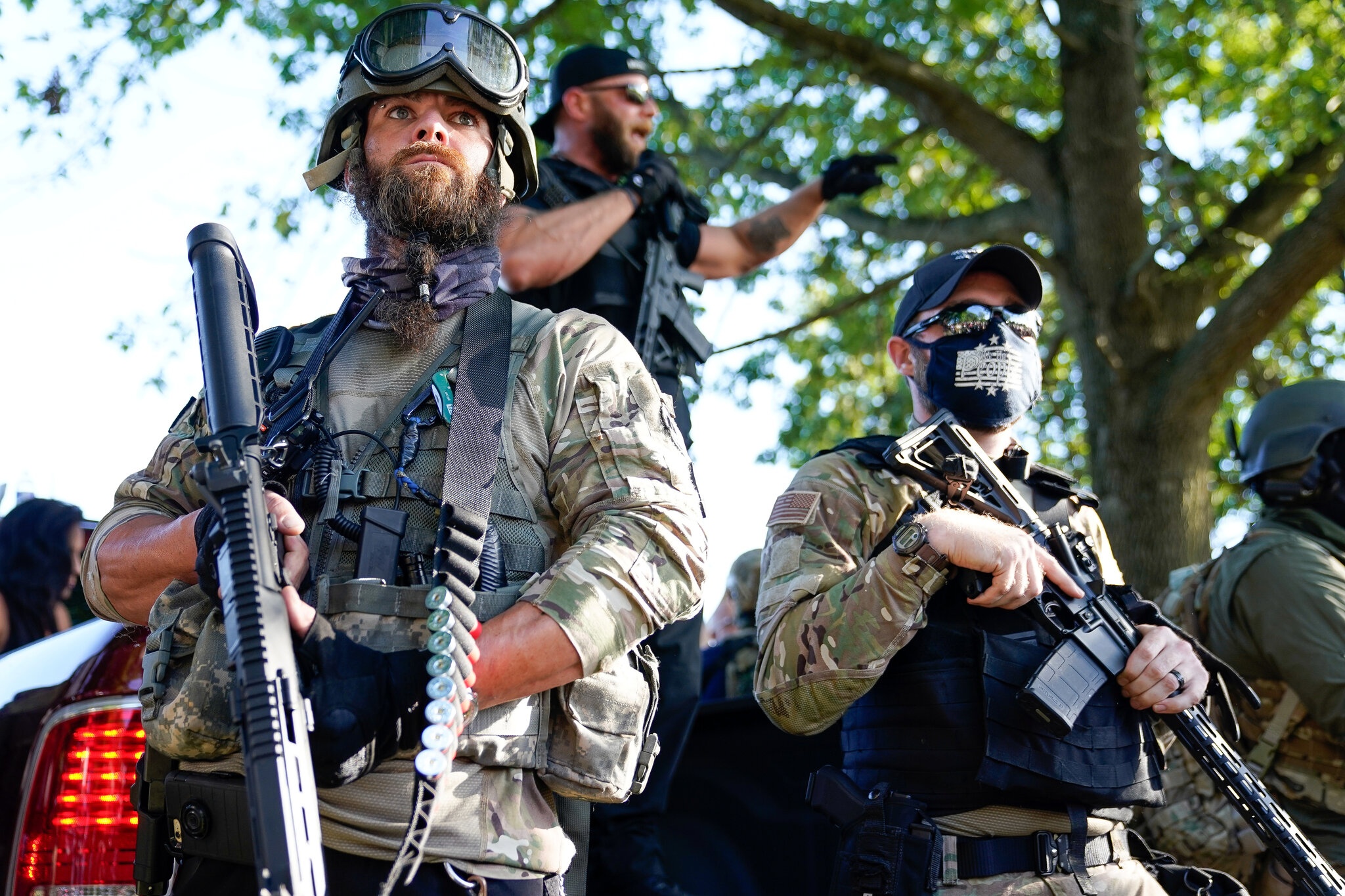 Nguy co cac nhom vu trang cuc doan gay bao loan sau bau cu o My hinh anh