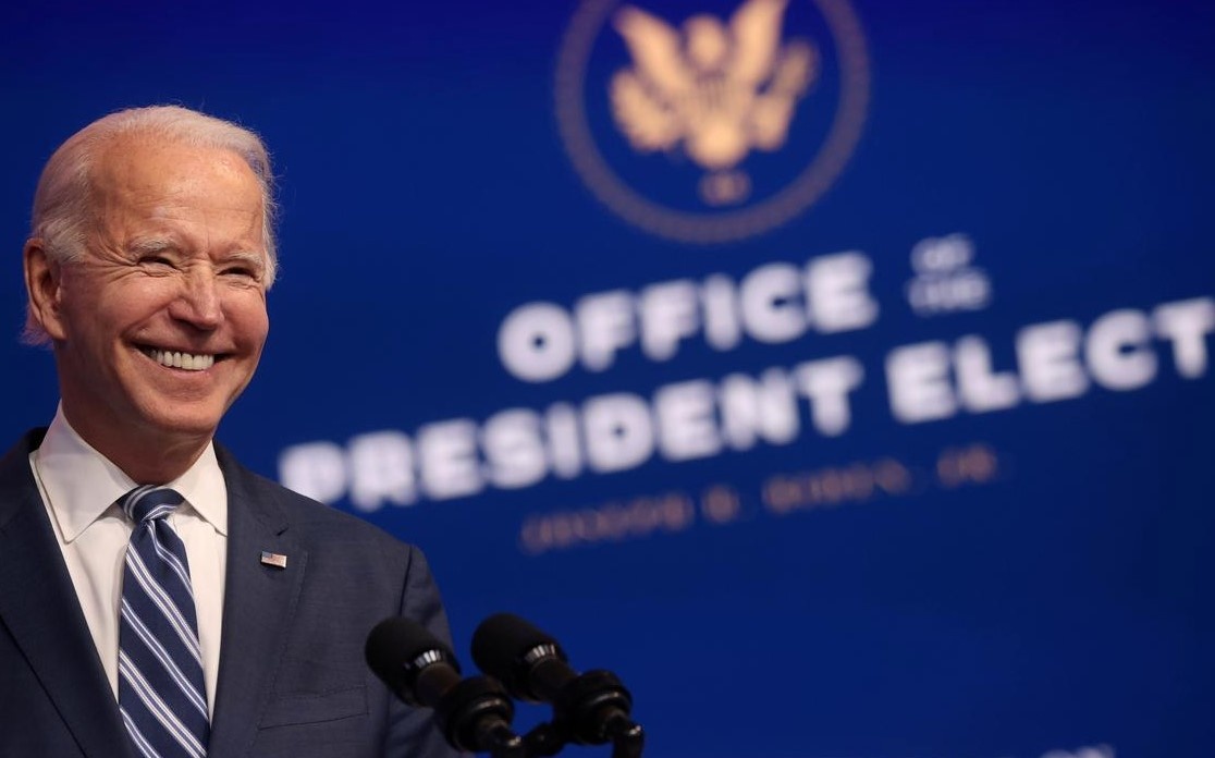 Ong Biden gap go nhieu chuyen gia, chuan bi cho tiep quan Nha Trang hinh anh