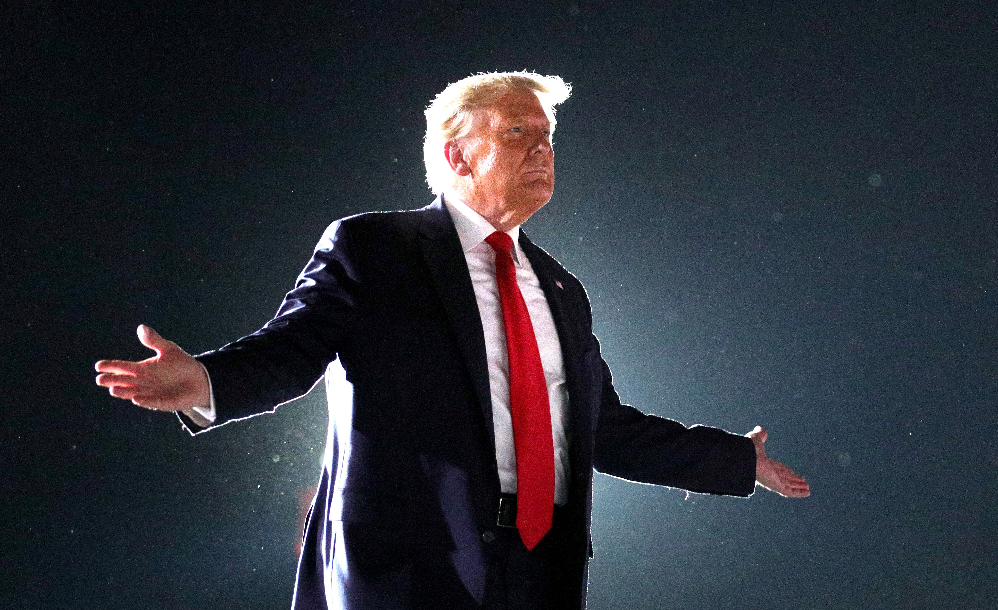 'House of Cards' cung khong kich tinh bang Nha Trang thoi Trump hinh anh