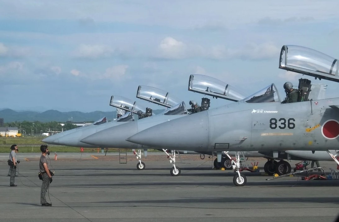 Nhat canh giac khi cong ty Trung Quoc mua dat gan can cu quan su hinh anh