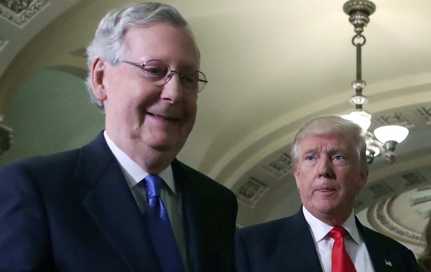 Ong Trump nhan lanh dao phe Cong hoa: 'Qua som de bo cuoc' hinh anh