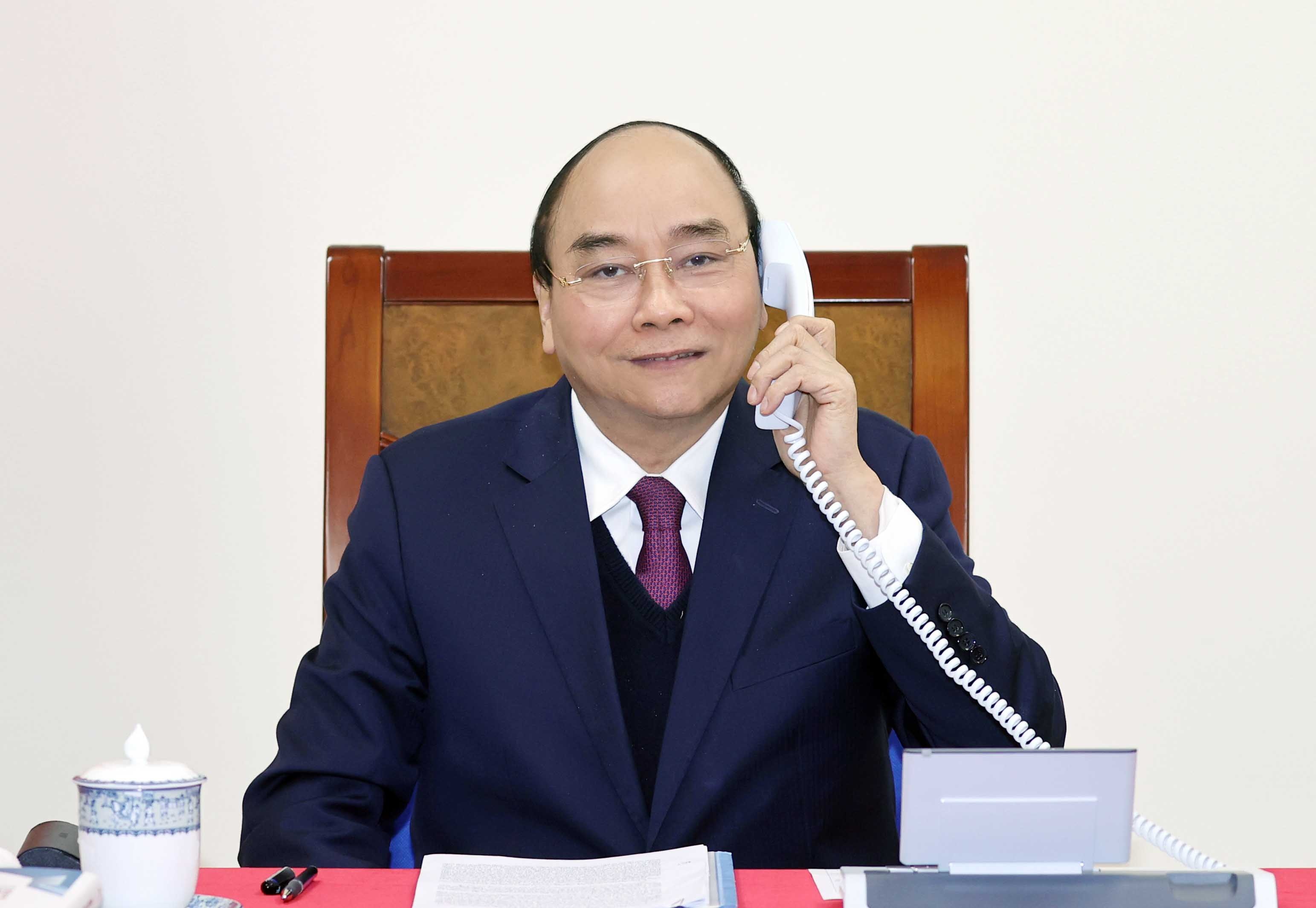 Thu tuong Nguyen Xuan Phuc dien dam voi Tong thong Trump hinh anh