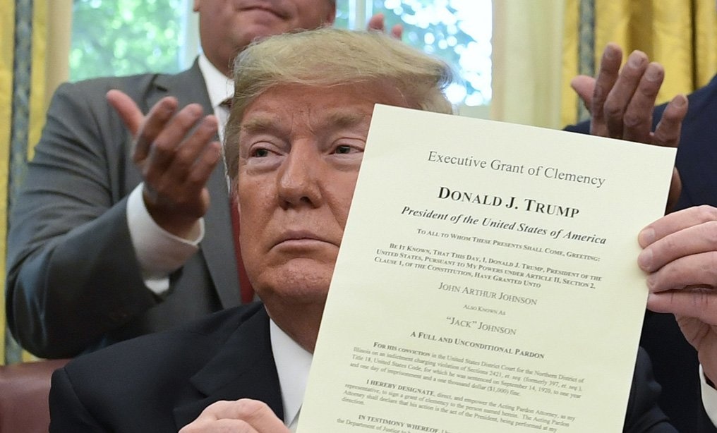 Cuoc dua xin lenh an xa tu ong Trump hinh anh