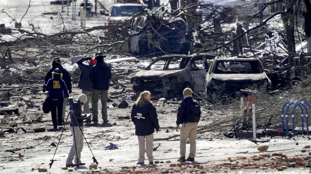 Nguoi gay ra vu no Giang sinh o My thuong xuyen noi ve viec che bom hinh anh