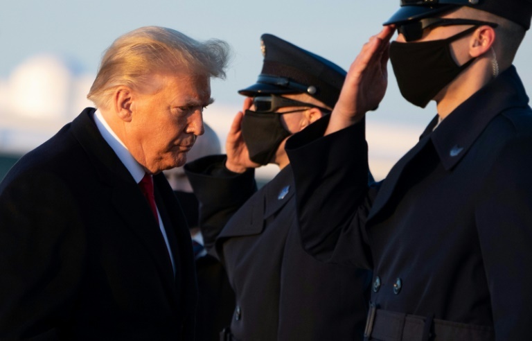 Quoc hoi My lan dau bac phu quyet cua ong Trump voi mot du luat hinh anh