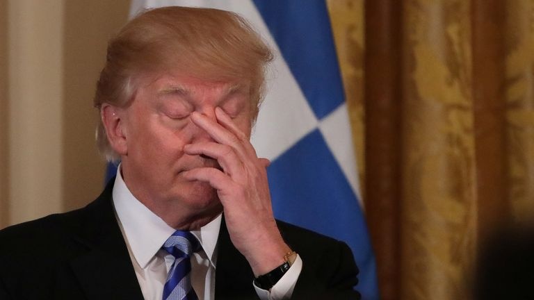 Co van cap cao cua Tong thong Trump tu chuc hinh anh