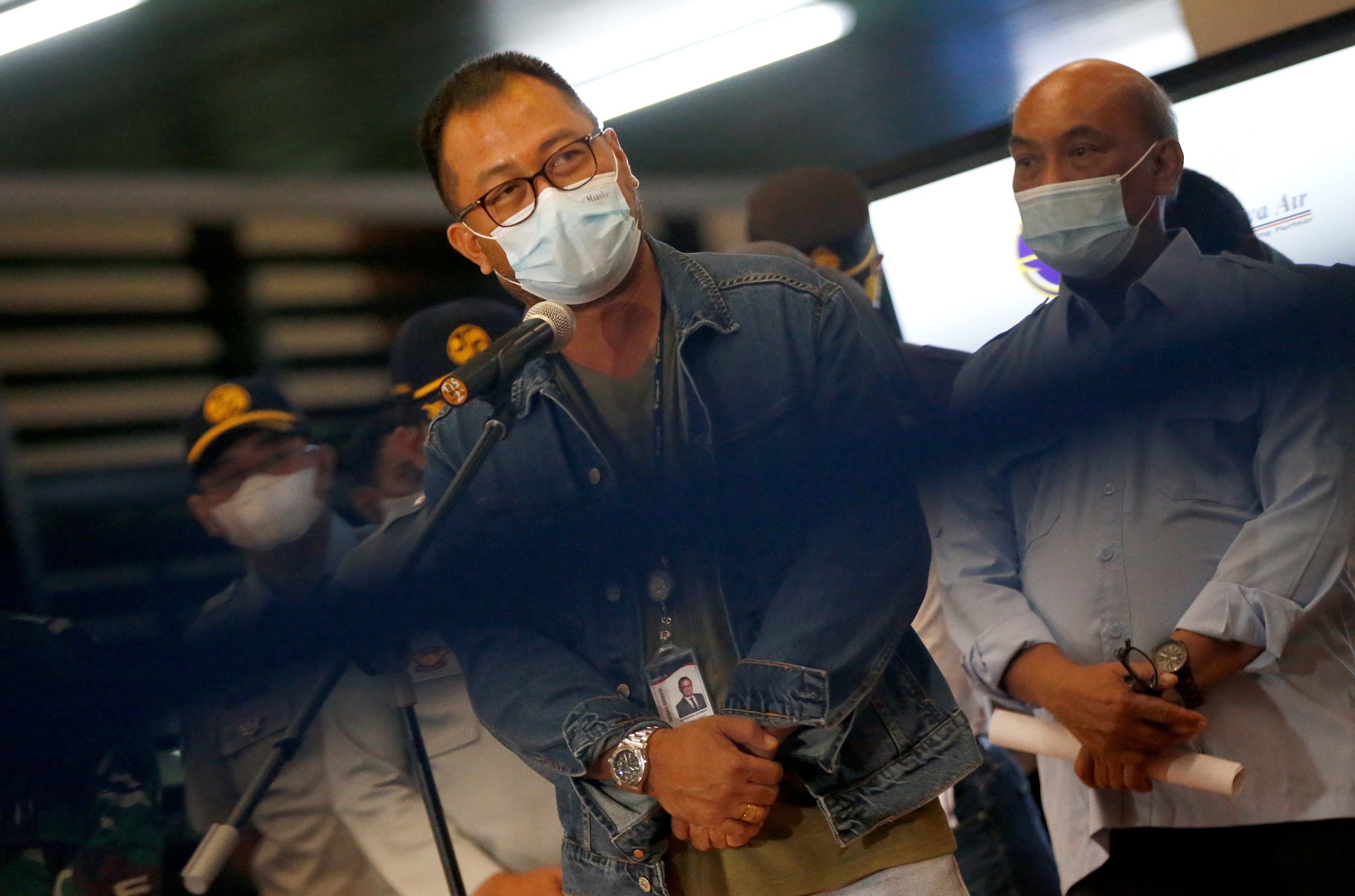 may bay Indonesia mat lien lac anh 1