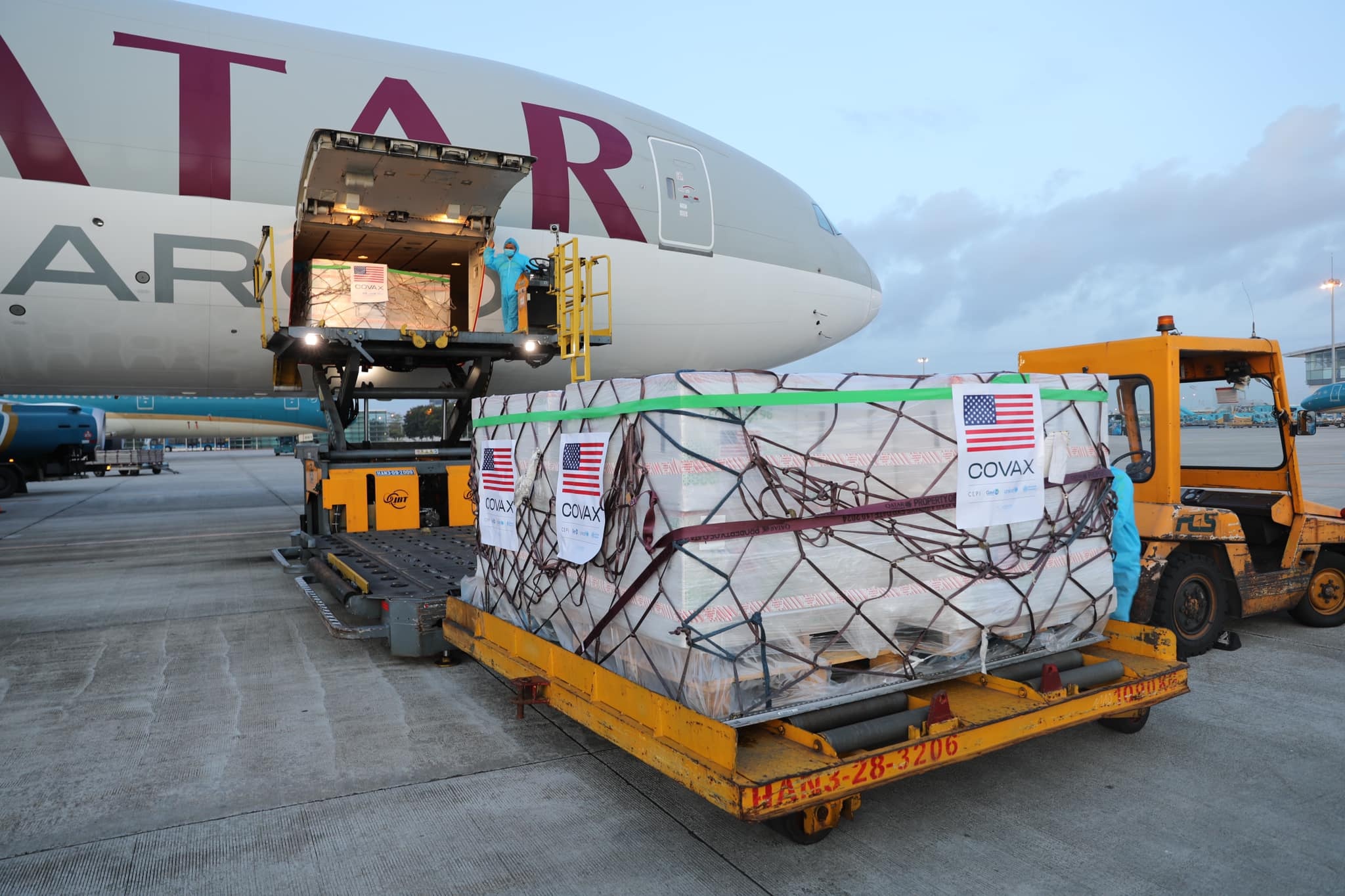 Viet Nam da dat mua va duoc cam ket 105 trieu lieu vaccine hinh anh