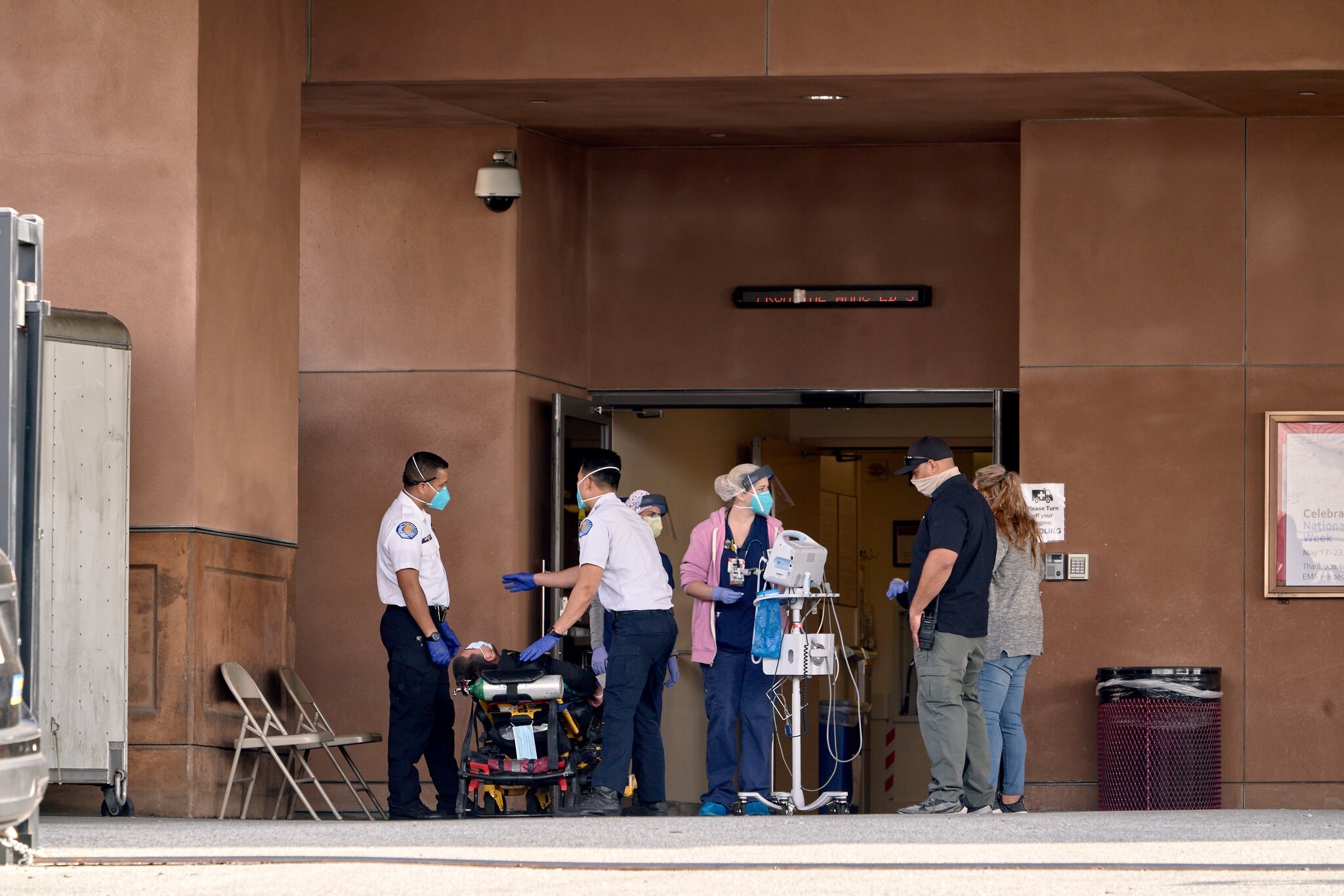 dich benh california anh 4