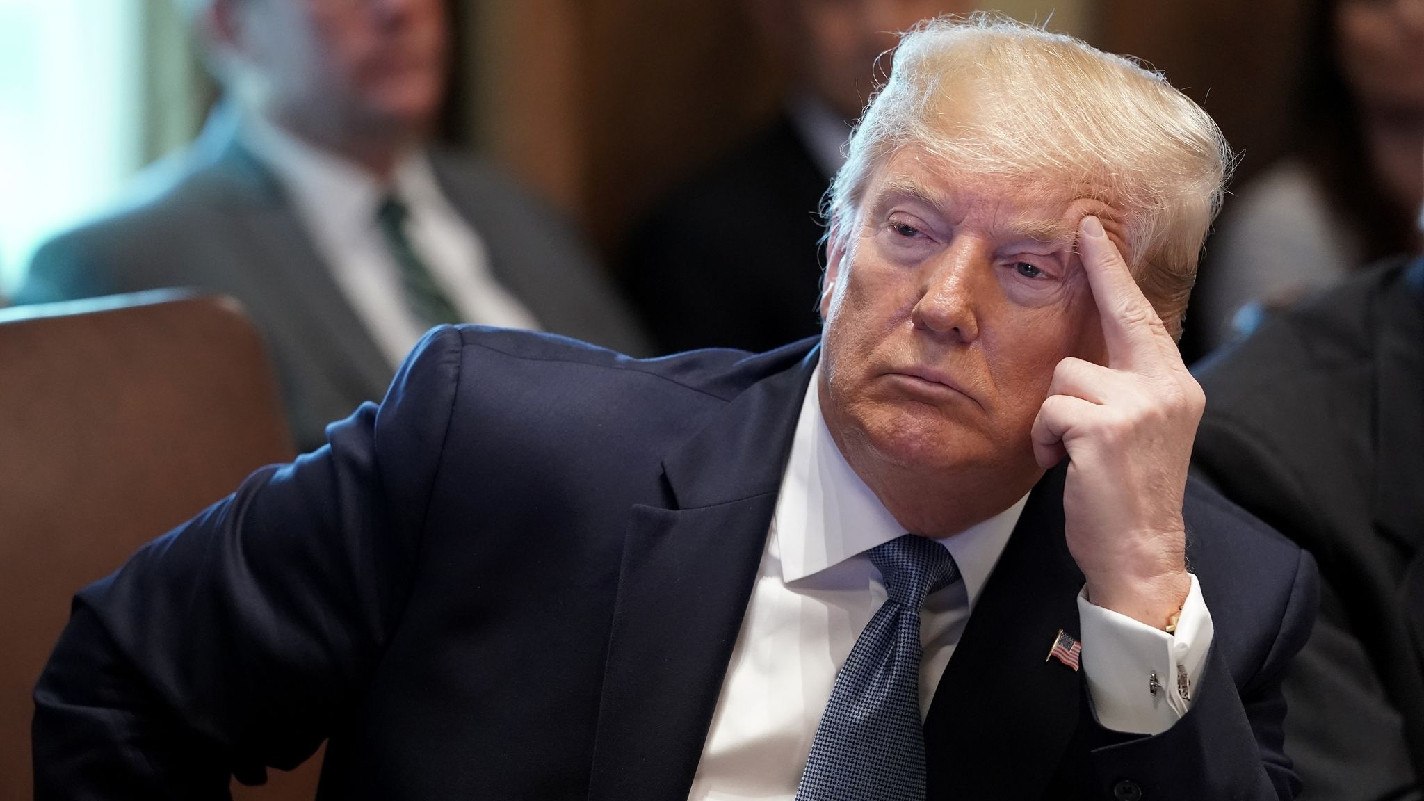 Bi khoa Twitter, ong Trump lam gi de duy tri anh huong? hinh anh