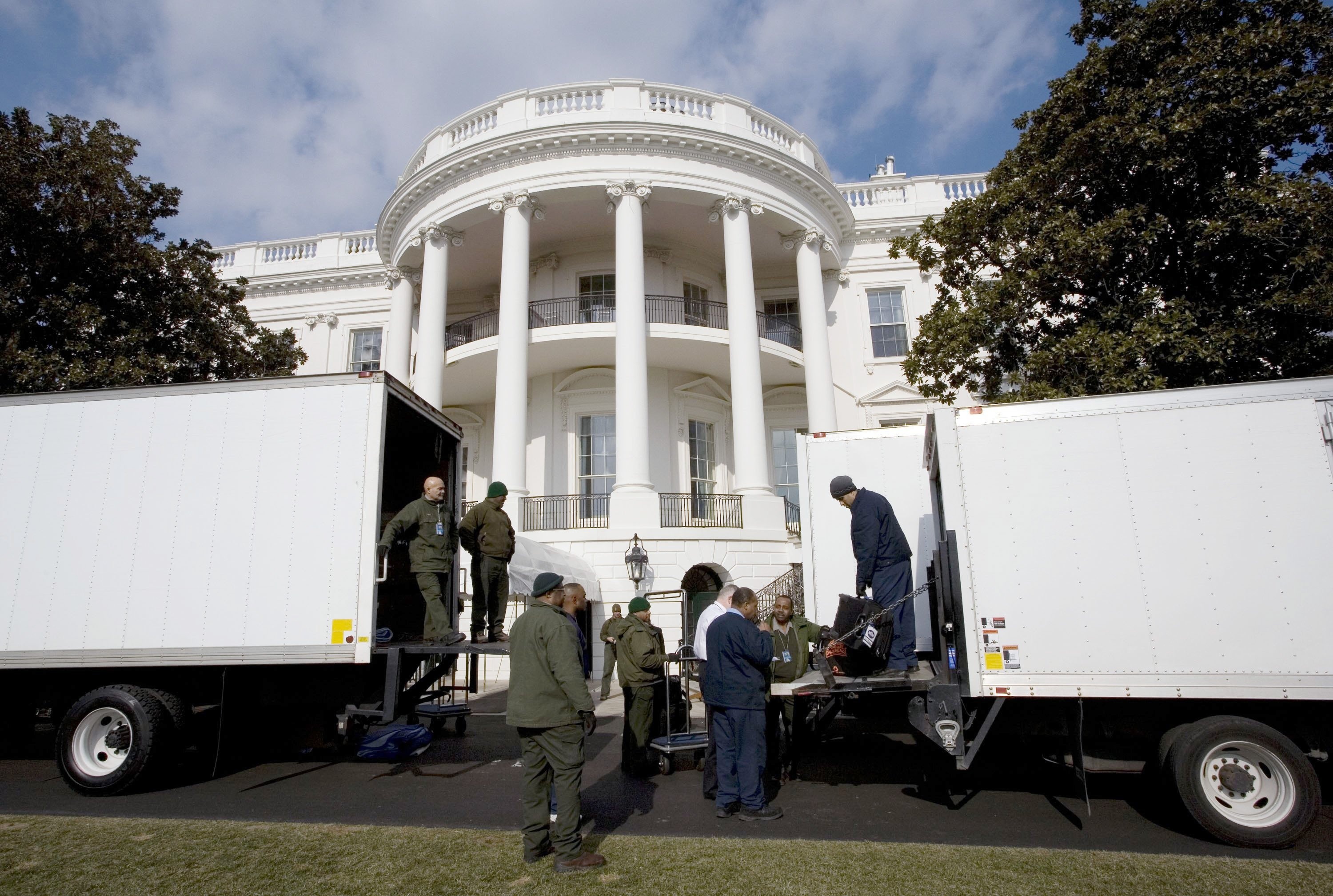 Ngay 'chuyen nha' khac biet cua hai tong thong My hinh anh