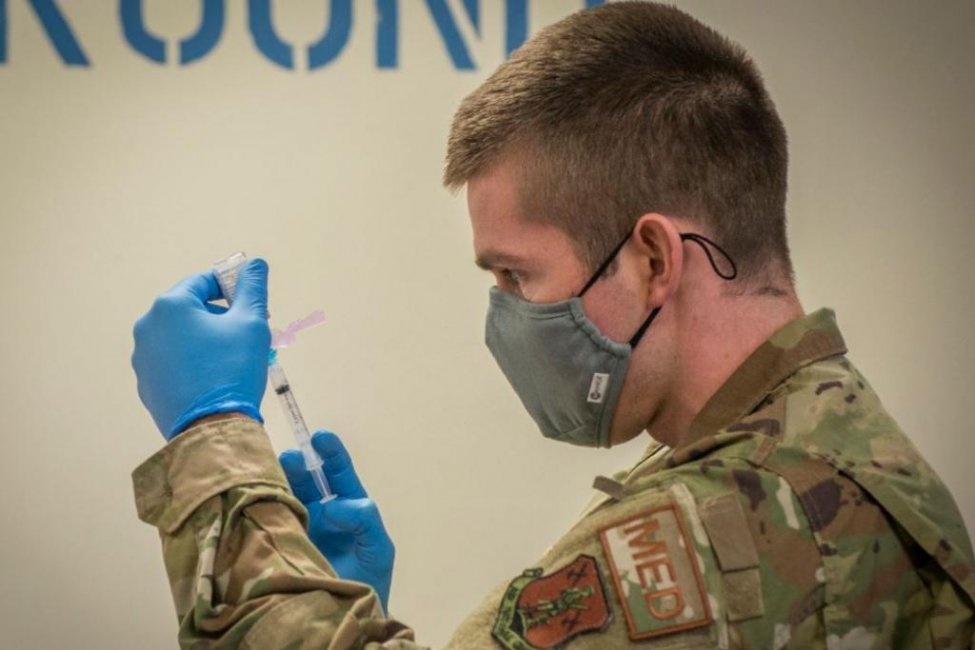 Lau Nam Goc trien khai quan ho tro tiem chung vaccine hinh anh