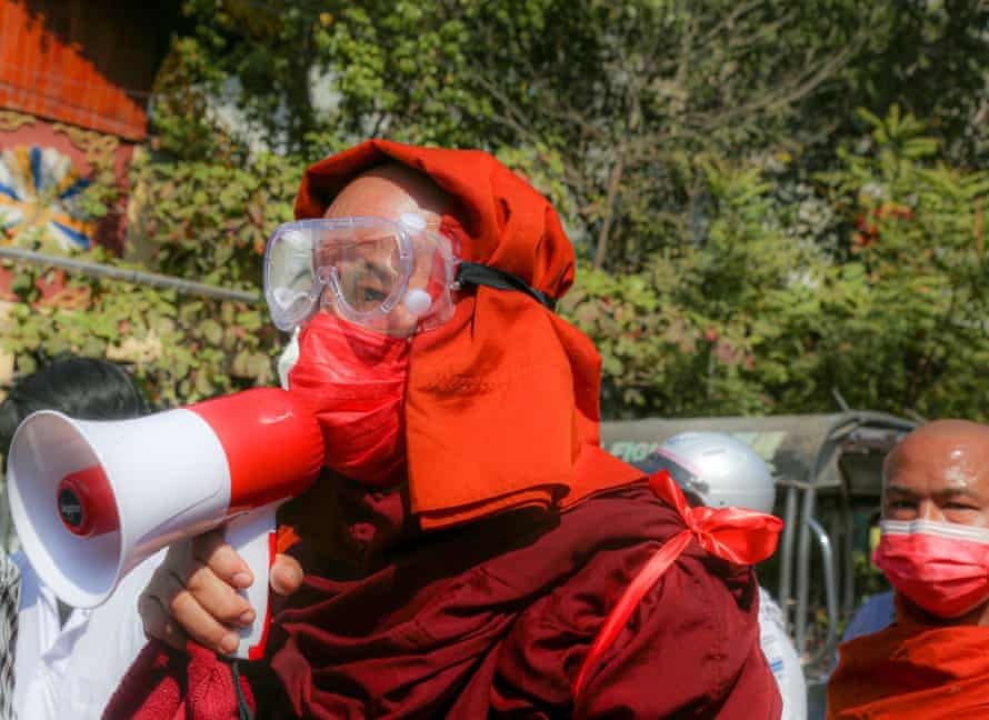 Facebook han che quan doi Myanmar phat tan thong tin sai lech hinh anh