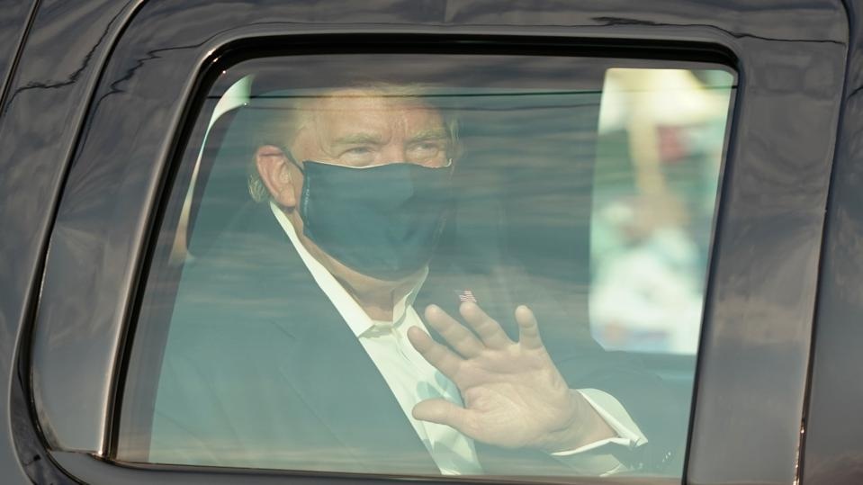 ong trump mac covid-19 anh 1