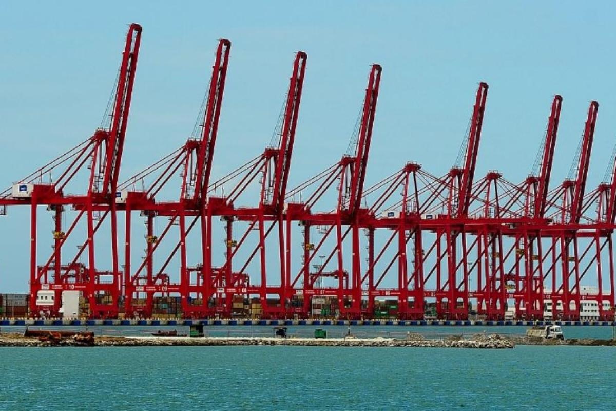 Sri Lanka 'moi' Nhat va An Do xay cang ngay sat noi Trung Quoc thue hinh anh