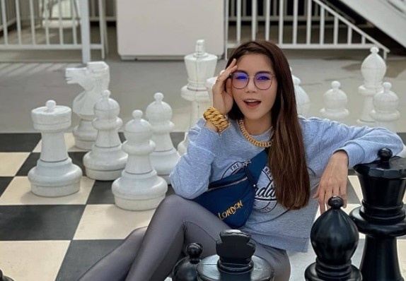 Doanh nhan chuyen gioi Malaysia bi doa giet vi muon bo dao Hoi hinh anh