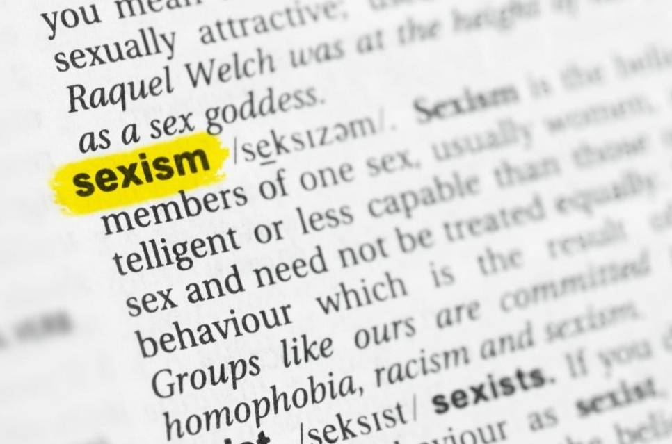 Tu dien Oxford bi yeu cau bo dinh nghia phan biet gioi tinh voi phu nu hinh anh