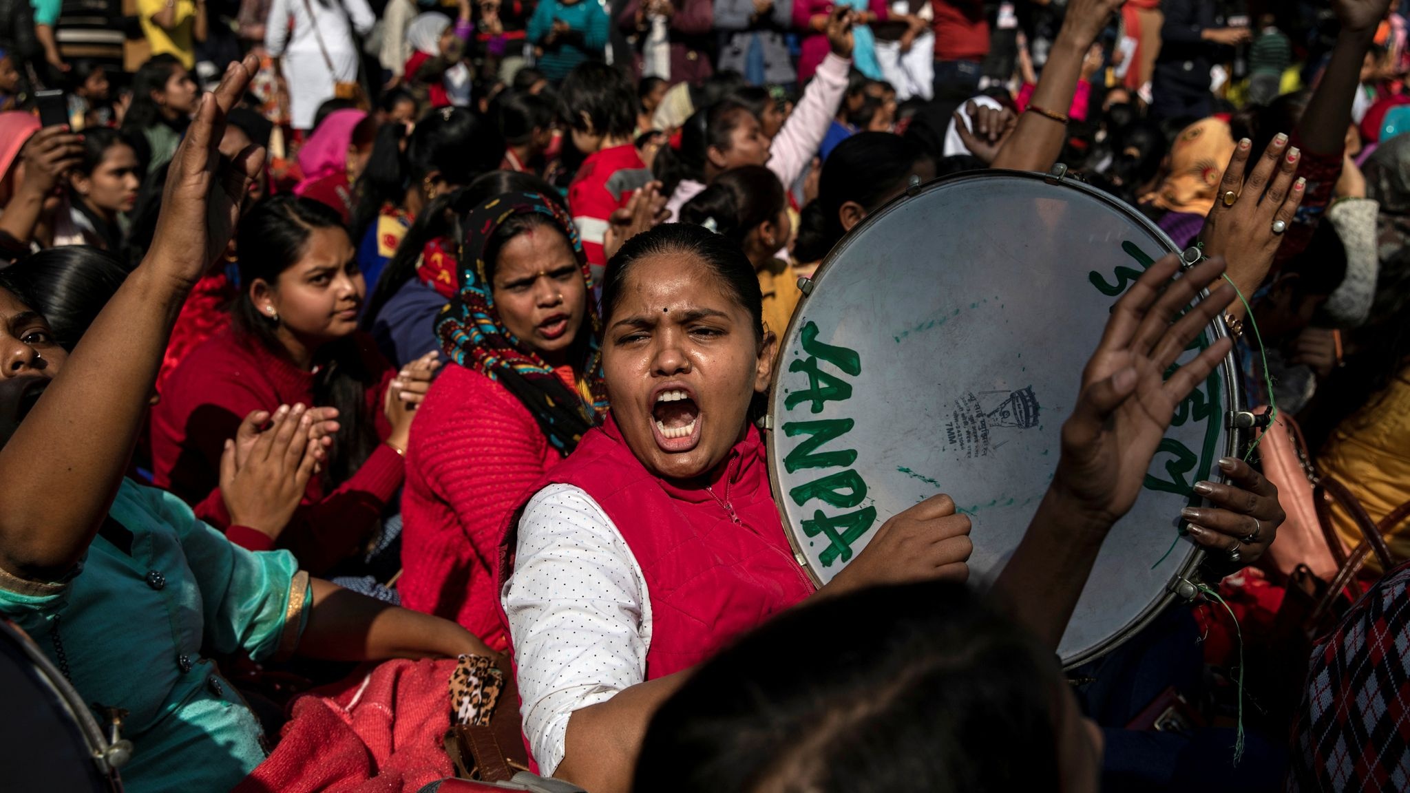 Gian du bao trum An Do sau vu cha chat dau con gai 'vi danh du' hinh anh