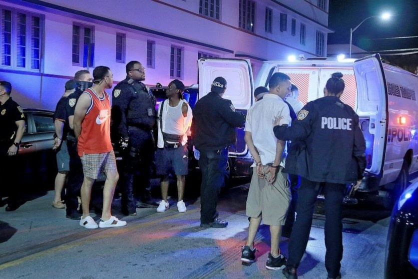 tinh trang khan cap o miami beach anh 1