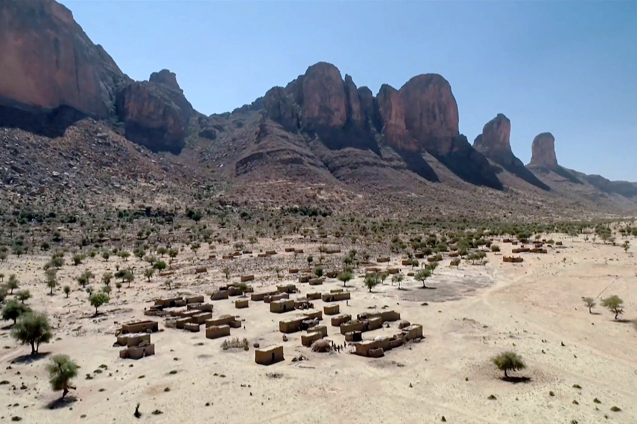 Phap khong kich dan thuong Mali anh 1