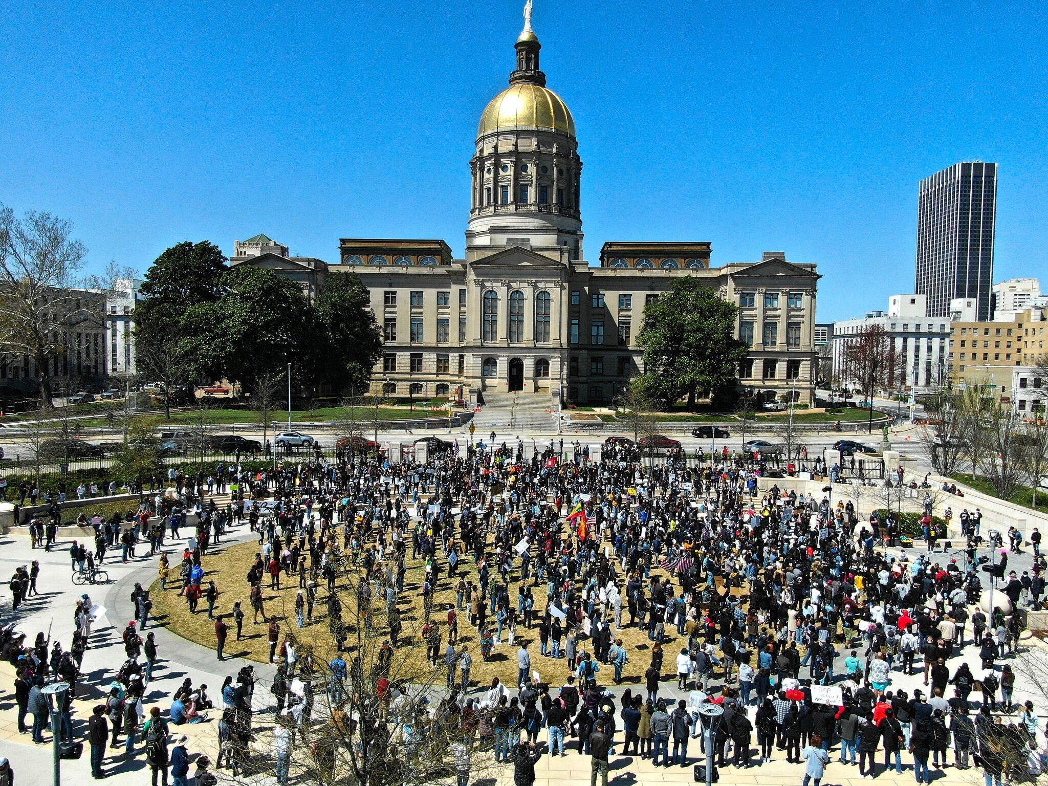 nguoi goc A bi tan cong anh 2