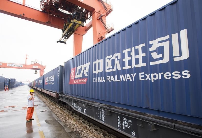 Trung Quoc 'vung tien' tranh gianh anh huong voi My hinh anh