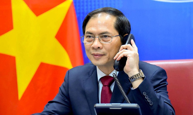Bo truong Bui Thanh Son dien dam voi Ngoai truong Nga Sergei Lavrov hinh anh