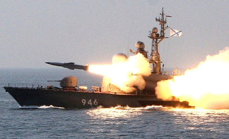 Cuoc doi dau gianh quyen kiem soat Bien Den giua Nga va Tho Nhi Ky hinh anh