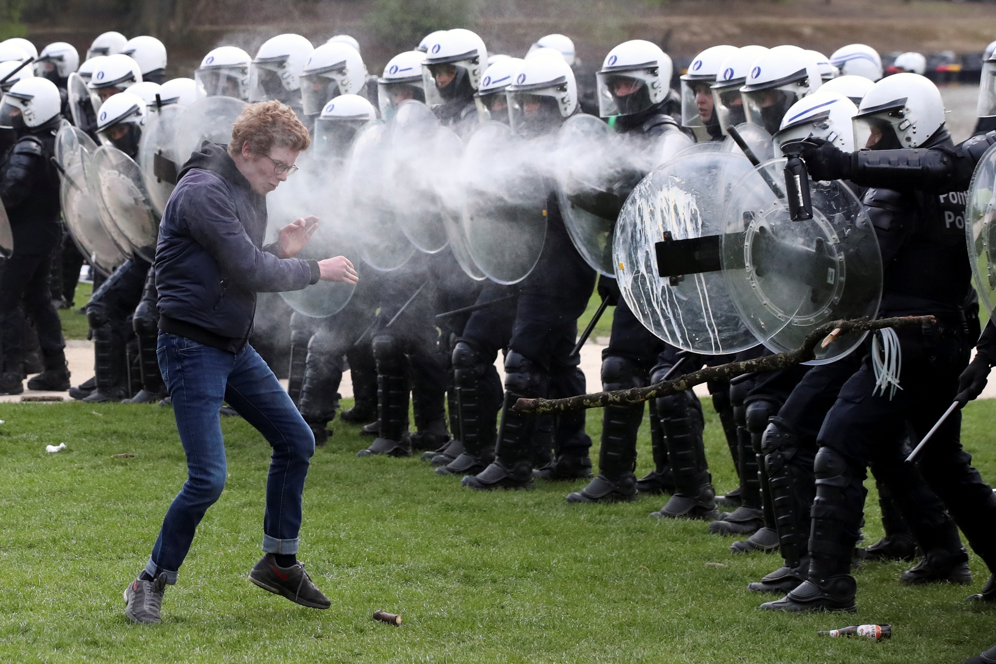 mo tiec phan doi phong toa anh 7