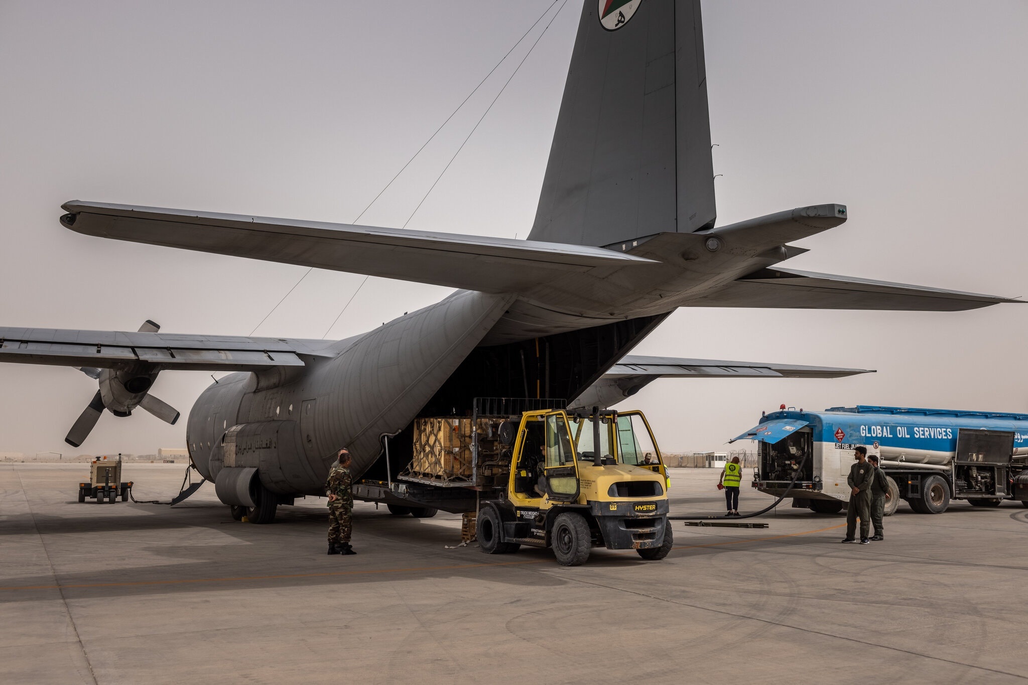 Khi co may chien tranh hang ty USD bi bien thanh phien cho dai ha gia hinh anh