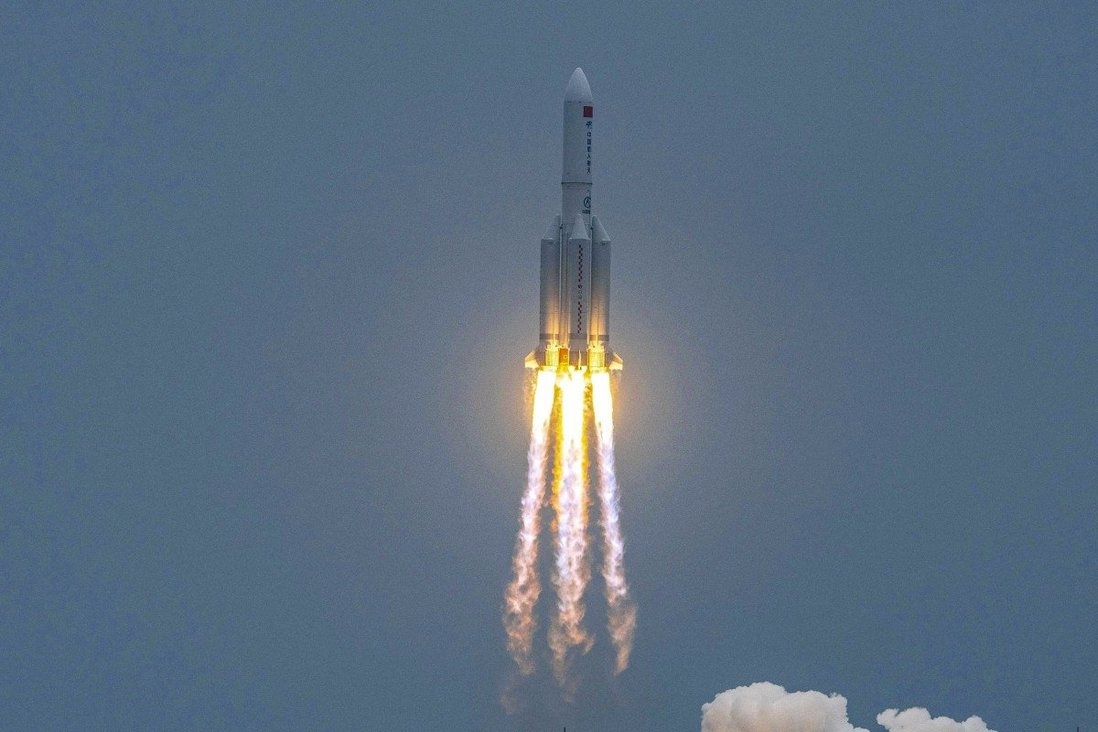 Doi dau My - Trung da vuon len vu tru hinh anh