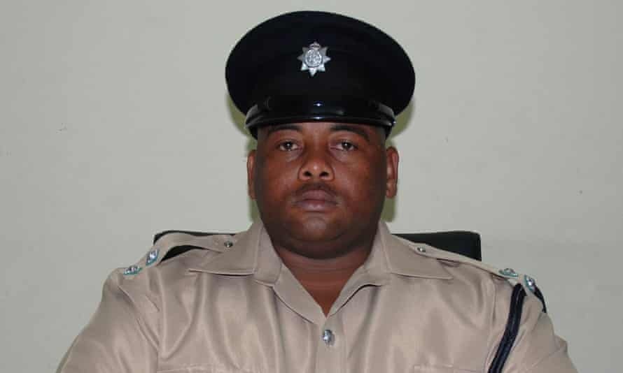 con dau ty phu Anh ban chet canh sat anh 2