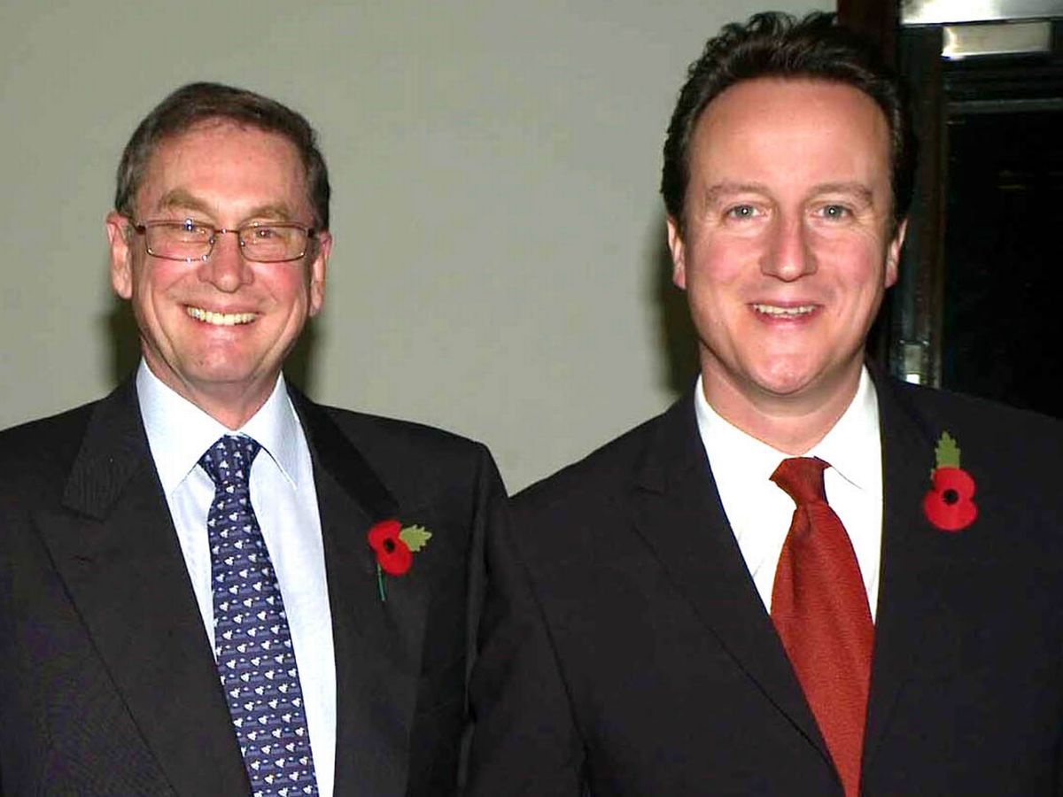 con dau ty phu Anh ban chet canh sat anh 3